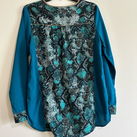 Dressy Blouse - Picture 4 of 6